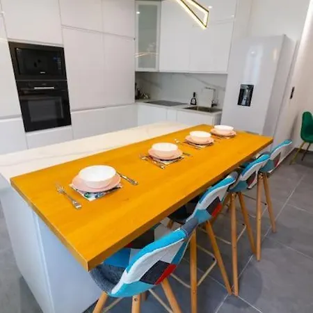 Parking Gratuit - Chic Et Elegant A - Fourni Apartment *