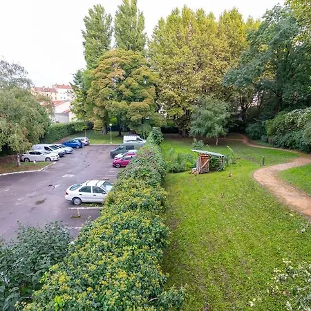 Parking Gratuit - Chic Et Elegant A - Fourni Apartment